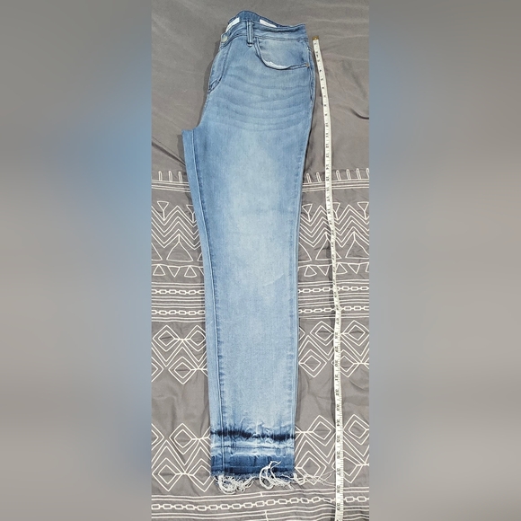 Judy Blue Released Hem Skinny Jeans Size 9/29 - Picture 2 of 7